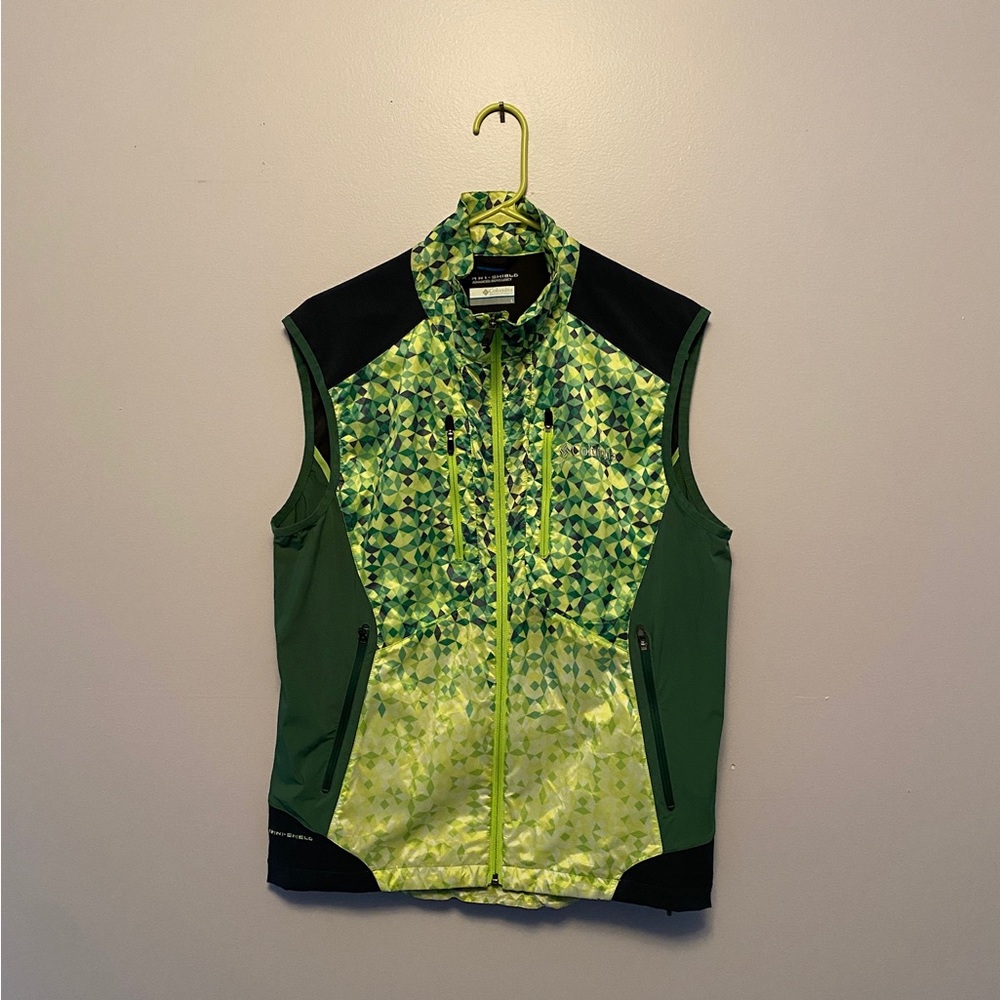 Mens Columbia Omni-Shield lightweight active vest.